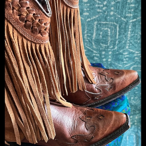 COPY - Dingo Fringe Boots - Picture 2 of 13